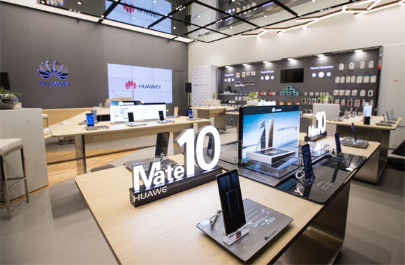 Huawei Consumer Business Group opens the Middle East's first ever ‘Huawei Experience Store' at The Dubai Mall