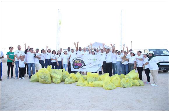 Al Meera Organizes Beach Clean Up In Collaboration With Ministry of Municipality and The College of Health and Life Sciences At HBKU