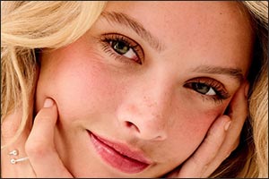 Mini Size, Major Glam with Benefit Cosmetics!